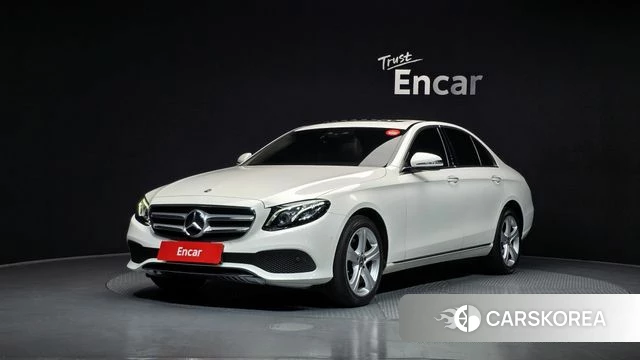 Mercedes-Benz E-Class W213 2018 Белый из Кореи