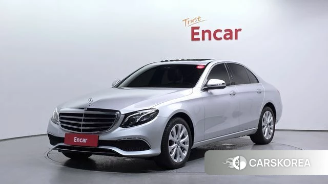 Mercedes-Benz E-Class W213 2018 Серебряный из Кореи