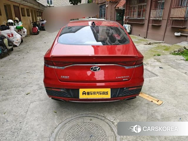 Hyundai Festa 2018 Красный из Китая