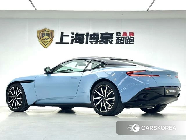 Aston Martin DB11 2018 Синий из Китая