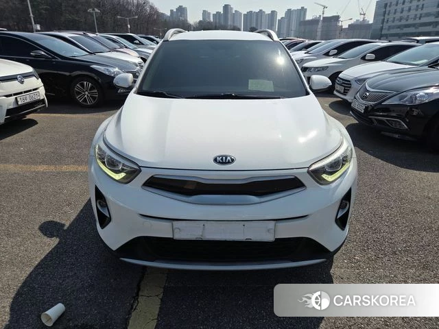 Kia Stonic 2018 Белый из Кореи