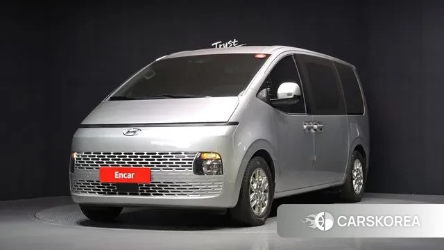 Hyundai Staria 2023 Серебряный из Кореи