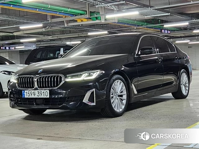 BMW 5 Series (G30) 2023 Черный из Кореи
