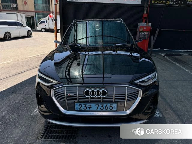 Audi e-Tron 2021 Черный из Кореи