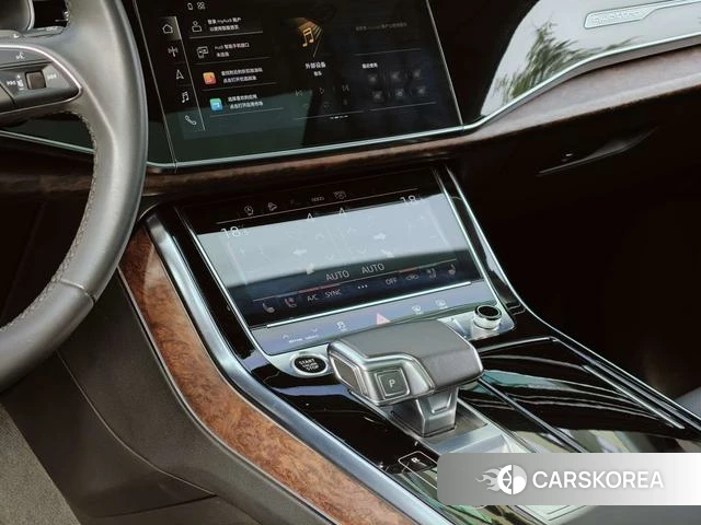 Audi Q7 2021 Черный из Китая