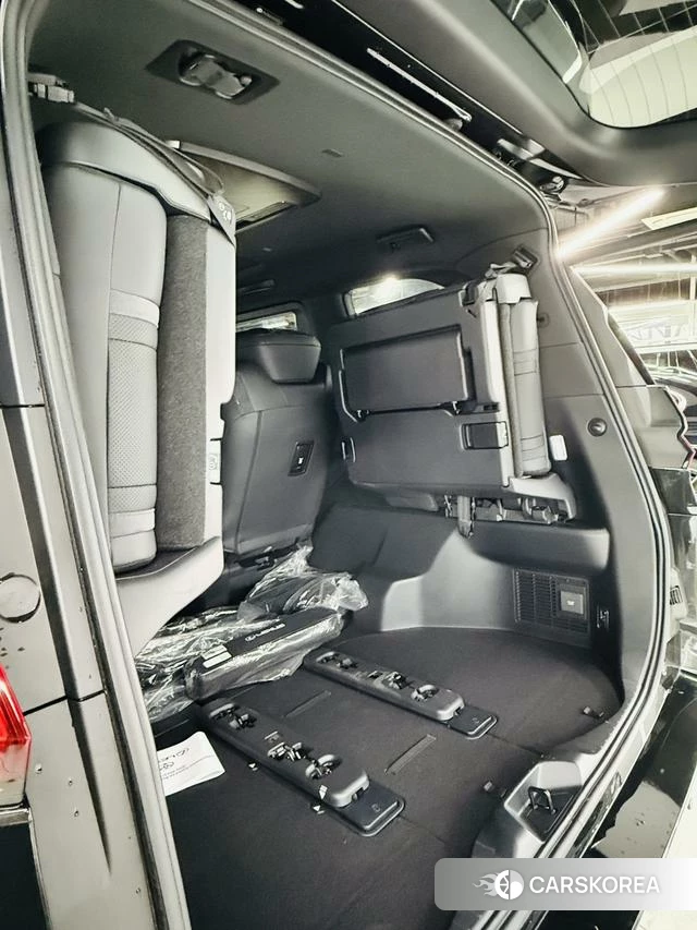 Lexus LM 2025 Черный из Китая