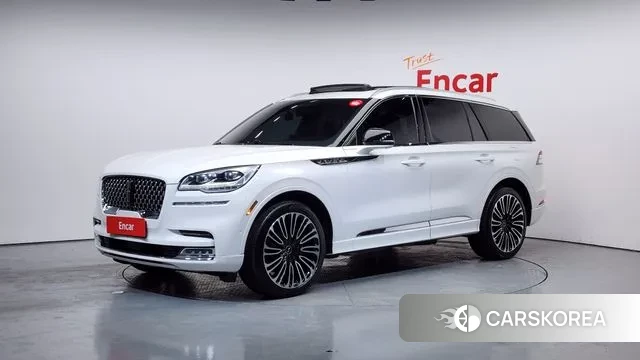 Lincoln Aviator 2nd generation 2023 Белый из Кореи
