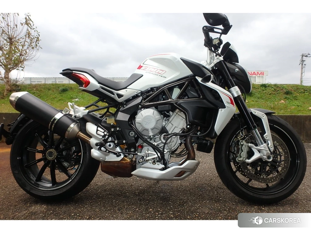 Проданный MV AGUSTA BRUTALE 800 id 4172558 из Японии, фото 2