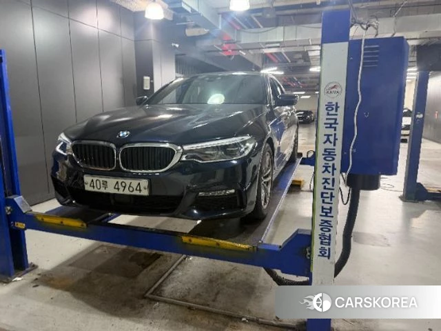 BMW 5 Series (G30) 2018 Черный из Кореи