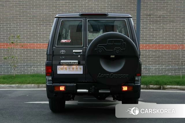Toyota Land Cruiser (imported) 2024 Темно-серый из Китая