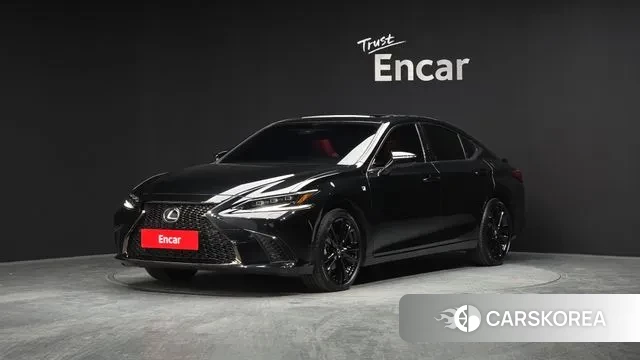 Lexus ES300h 7th generation 2023 Черный из Кореи