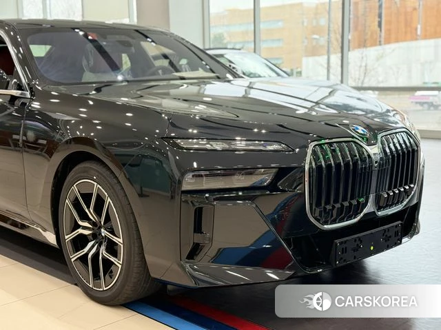 BMW 7 Series (G70) 2026 Черный из Кореи