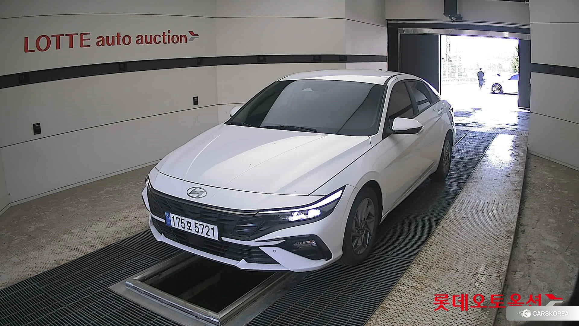 Hyundai Avante 2024 Atlas White из Кореи