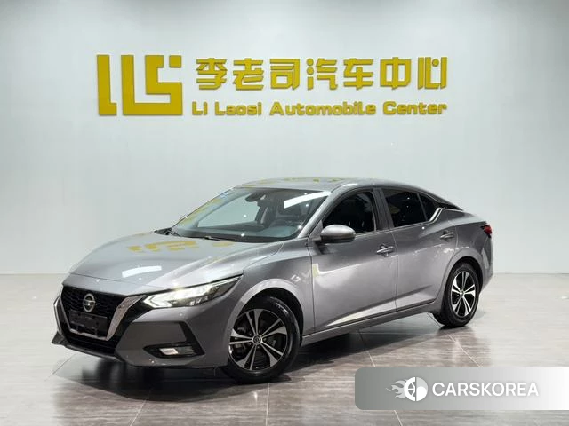 Nissan Xuan Yi 2022 Темно-серый из Китая