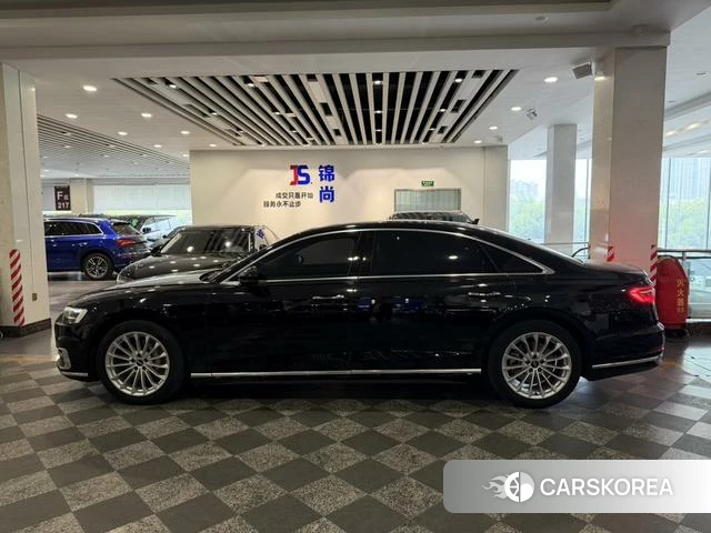 Audi A8 2022 Черный из Китая