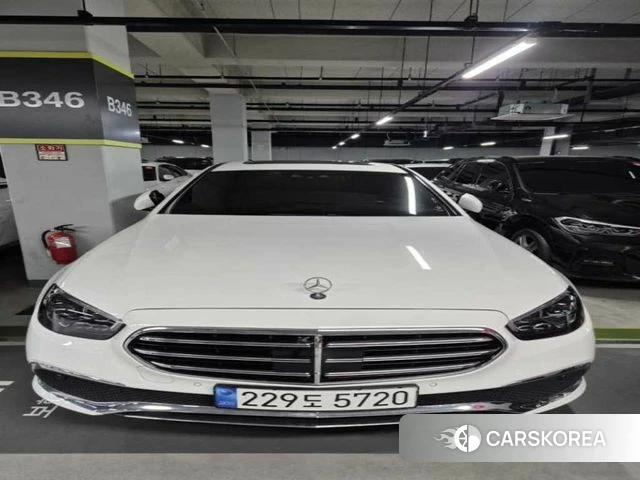 Mercedes-Benz E-Class W213 2022 Белый из Кореи
