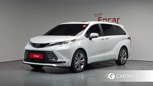 Toyota Sienna 4th Generation 2025 Белый из Кореи