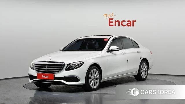 Mercedes-Benz E-Class W213 2019 Белый из Кореи