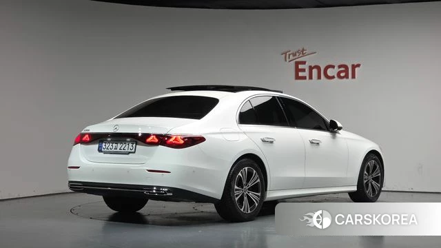 Mercedes-Benz E-Class W214 2024 Белый из Кореи