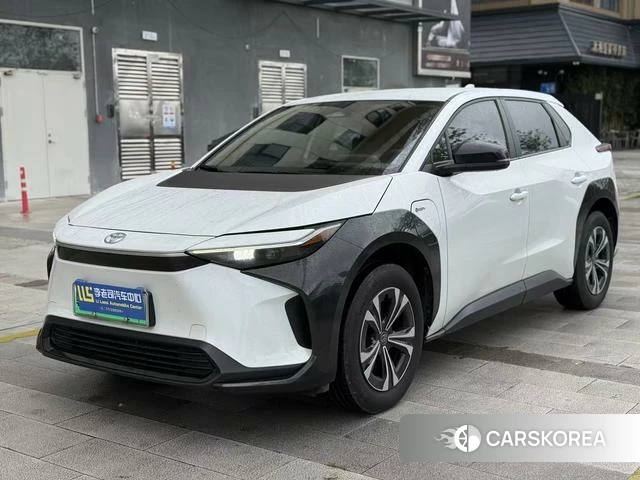Toyota Platinum Wisdom 4X 2024 Белый из Китая