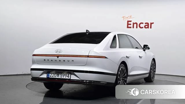 Hyundai Grandeur (GN7) 2026 Белый из Кореи