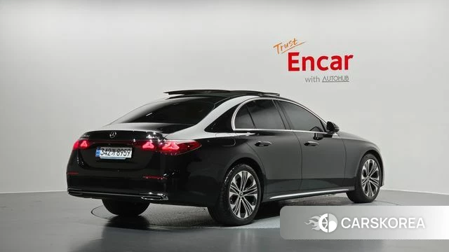 Mercedes-Benz E-Class W214 2024 Черный из Кореи
