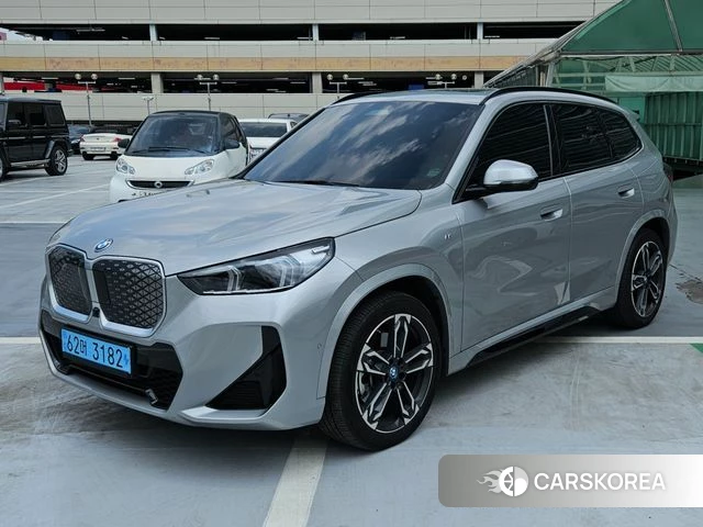BMW iX1 (U11) 2024 Серебристо-серый из Кореи