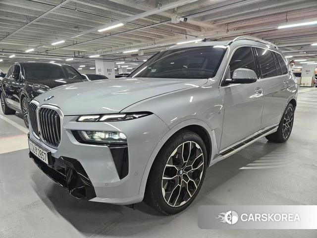 BMW X7 (G07) 2025 Цвет галактики из Кореи