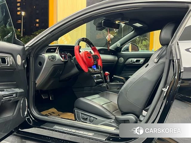 Ford Mustang 2021 Черный из Китая