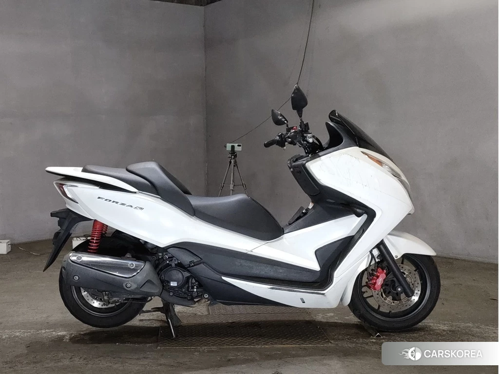 Проданный Honda FORZA 2013 из Японии
