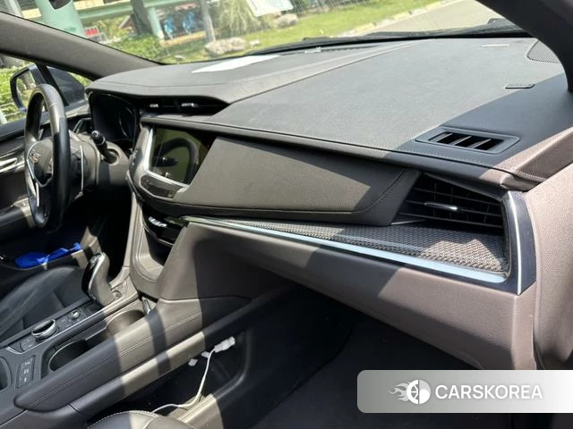 Cadillac XT5 2023 Черный из Китая