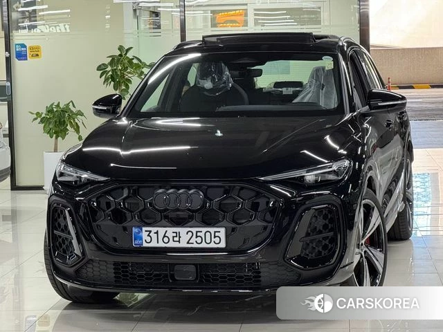 Audi Q5 (80A) 2025 Черный из Кореи