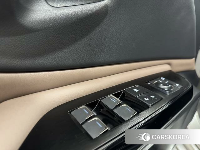 Lexus ES 2023 Серебристо-серый из Китая