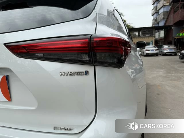 Toyota Highlander 2024 Белый из Китая