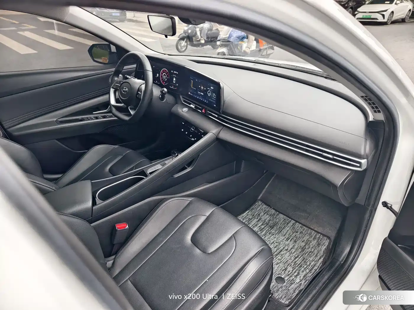 Hyundai Elantra 2022 Белый из Китая