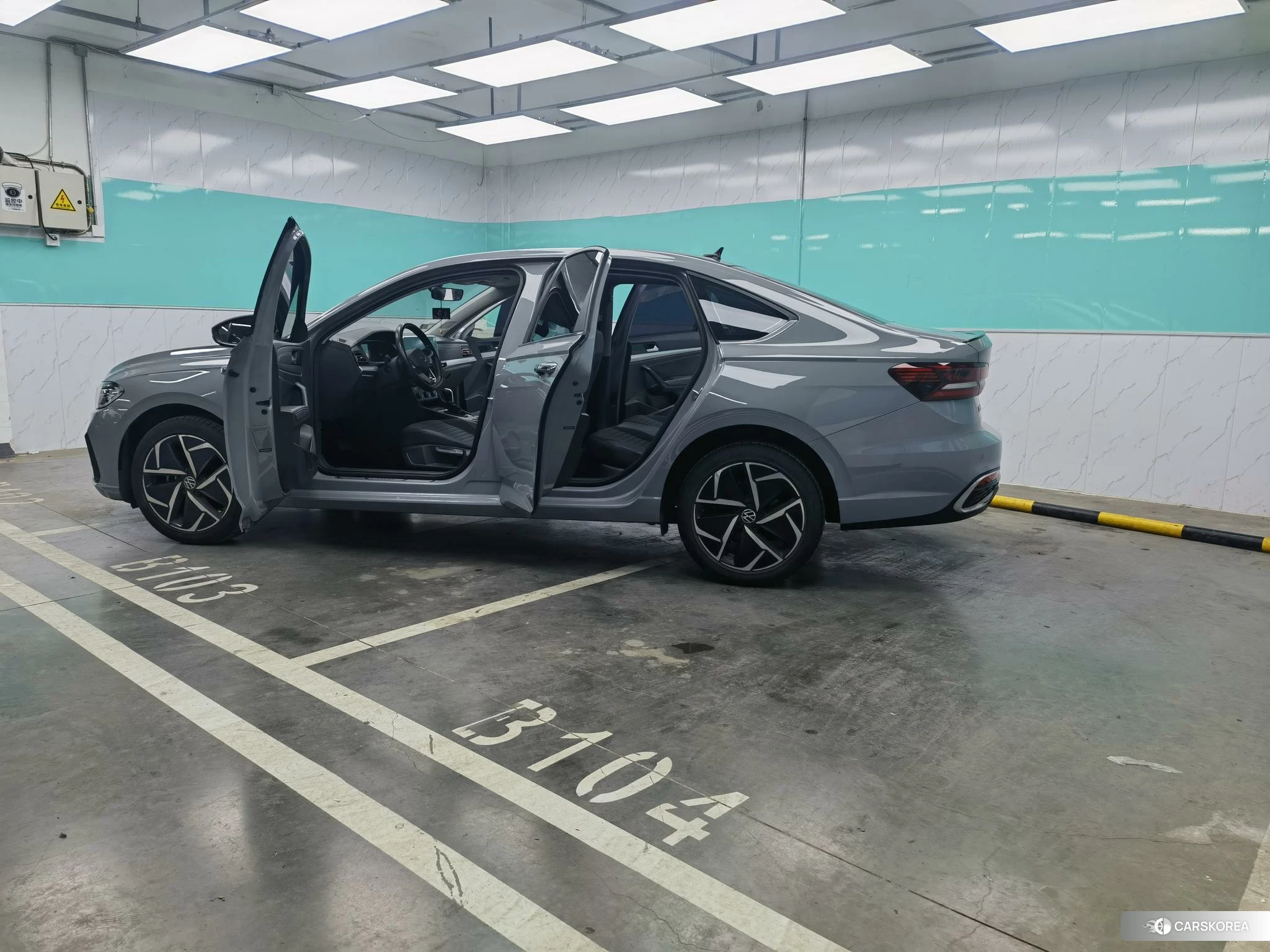 Volkswagen Lavida 2022 Темно-серый из Китая