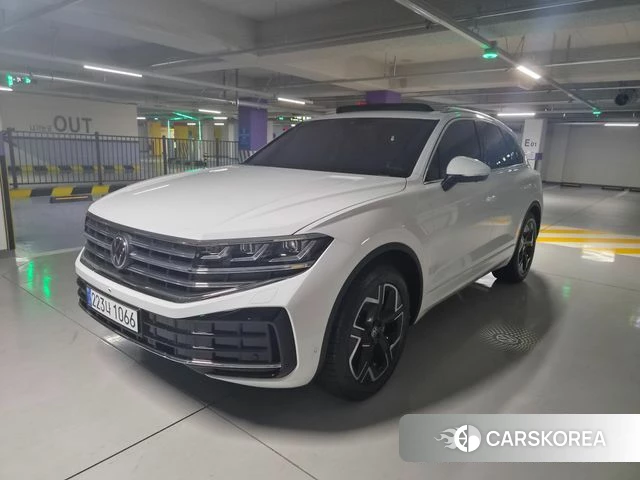 Volkswagen Touareg 3rd generation 2026 Белый из Кореи