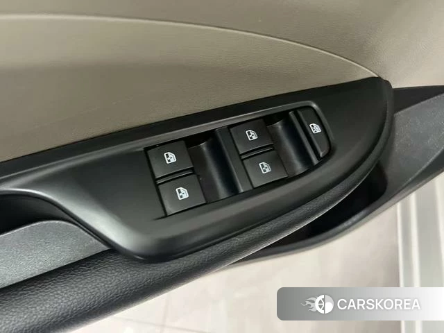 Buick Yinglang 2018 Белый из Китая