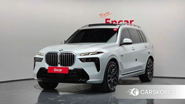 BMW X7 (G07) 2025 Белый из Кореи