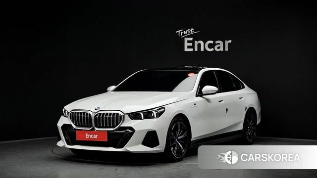 BMW 5 Series (G60) 2025 Белый из Кореи