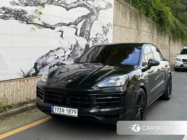 Porsche Cayenne (PO536) 2024 Черный из Кореи