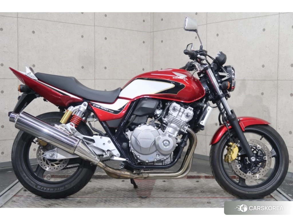 Проданный Honda CB400SF 2013 из Японии