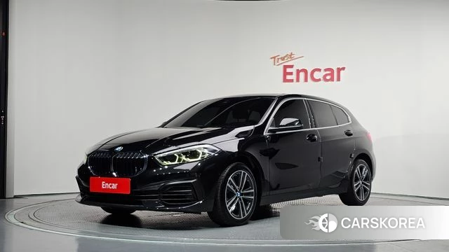 BMW 1 Series (F40) 2022 Черный из Кореи