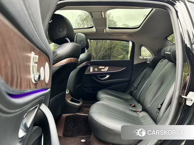 Mercedes-Benz E-class 2021 Черный из Китая