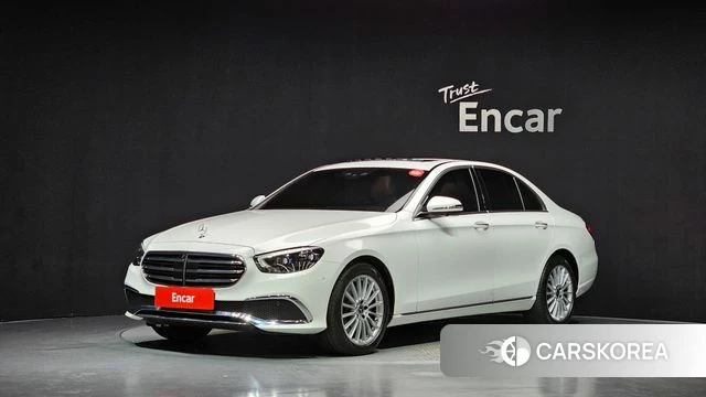 Mercedes-Benz E-Class W213 2022 Белый из Кореи