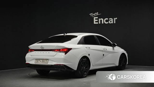 Hyundai Avante Hybrid (CN7) 2021 Белый из Кореи