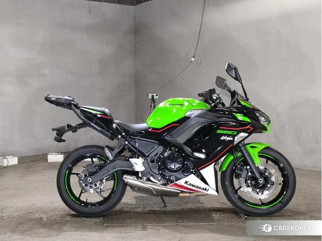 Проданный Kawasaki NINJA 650 2022 из Японии