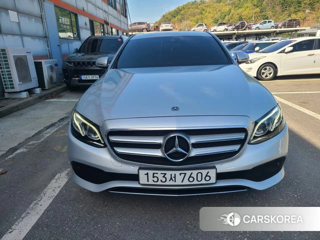 Mercedes-Benz E-Class W213 2019 Серебряный из Кореи