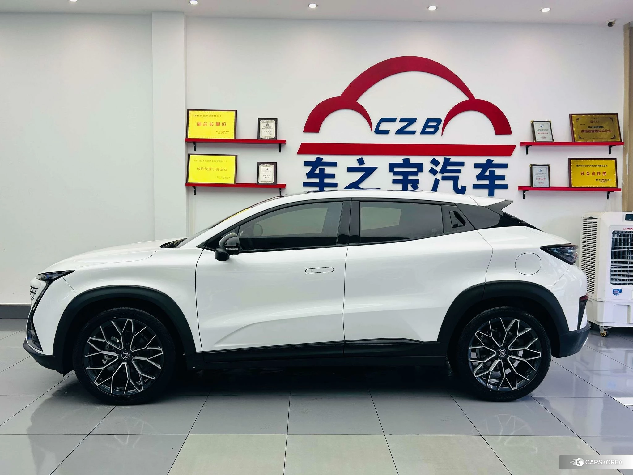 Chang'an UNI-T 2021 Белый из Китая