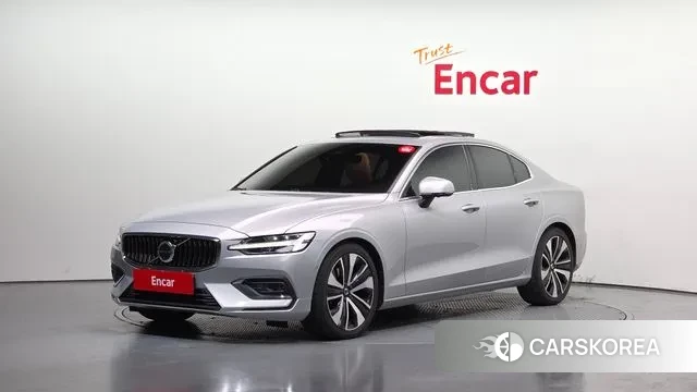 Volvo S60 3rd generation 2022 Серебряный из Кореи